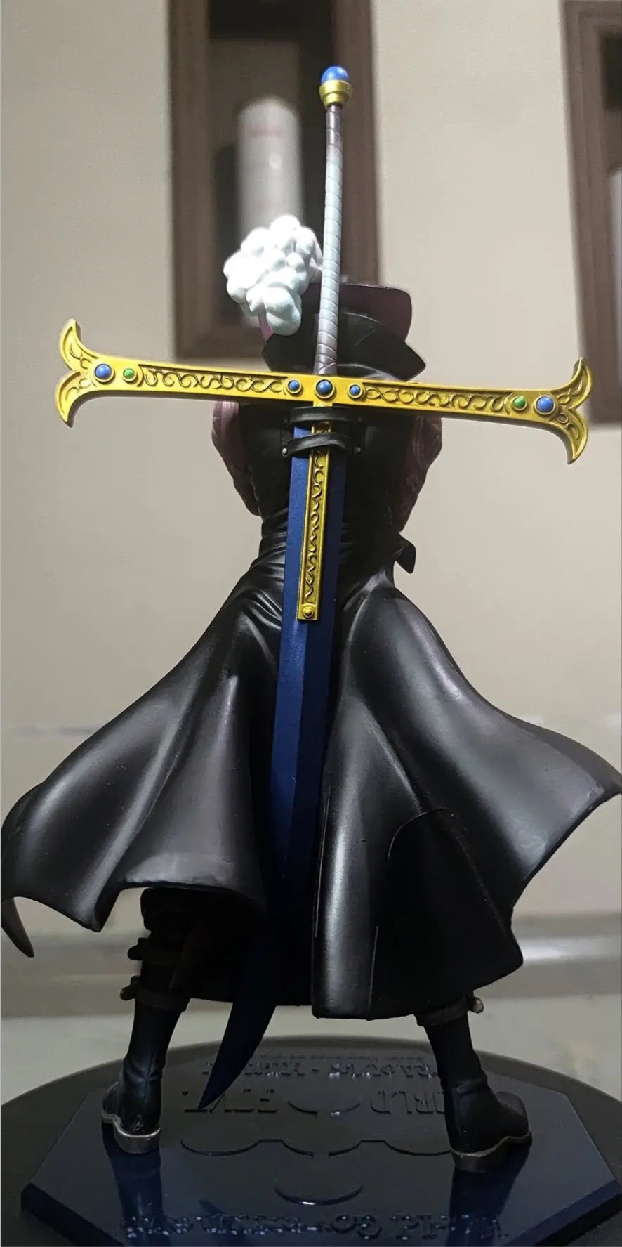 P.O.P.DX One Piece Mihawk Falkenauge Figur TKXian