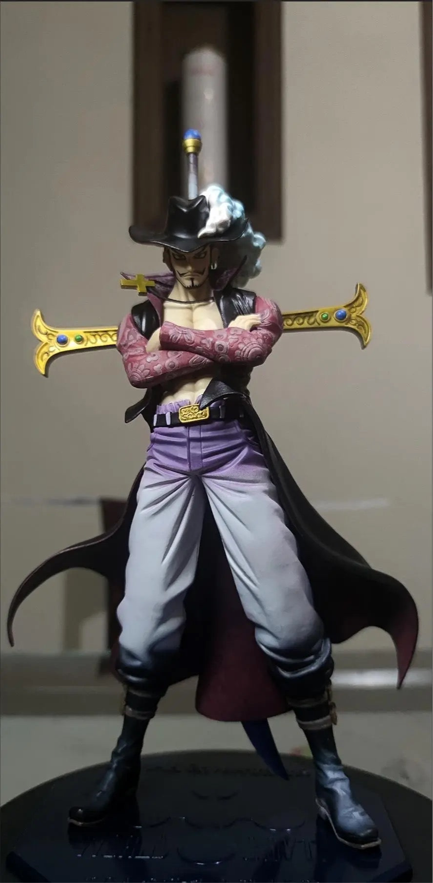 P.O.P.DX One Piece Mihawk Falkenauge Figur TKXian
