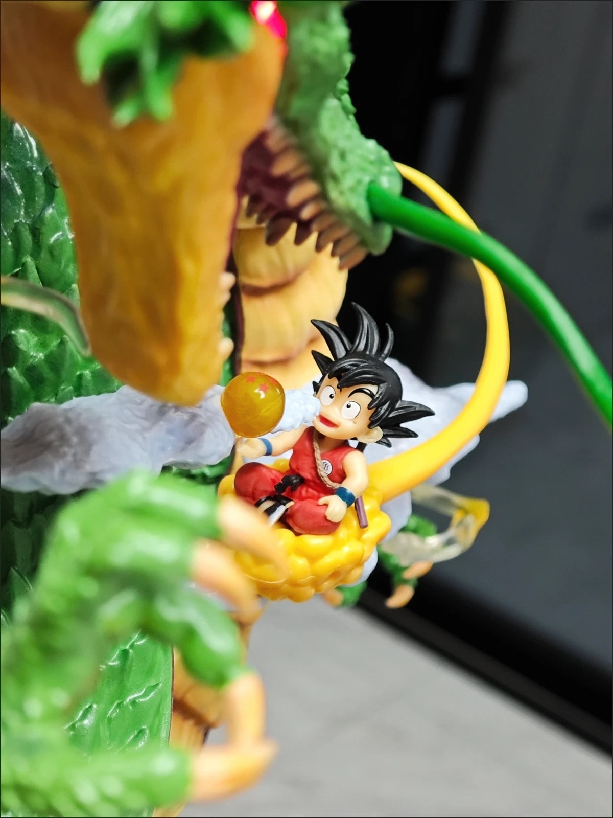 Yoyo Shenlong Drache mit kid Son Goku Figur TKXian