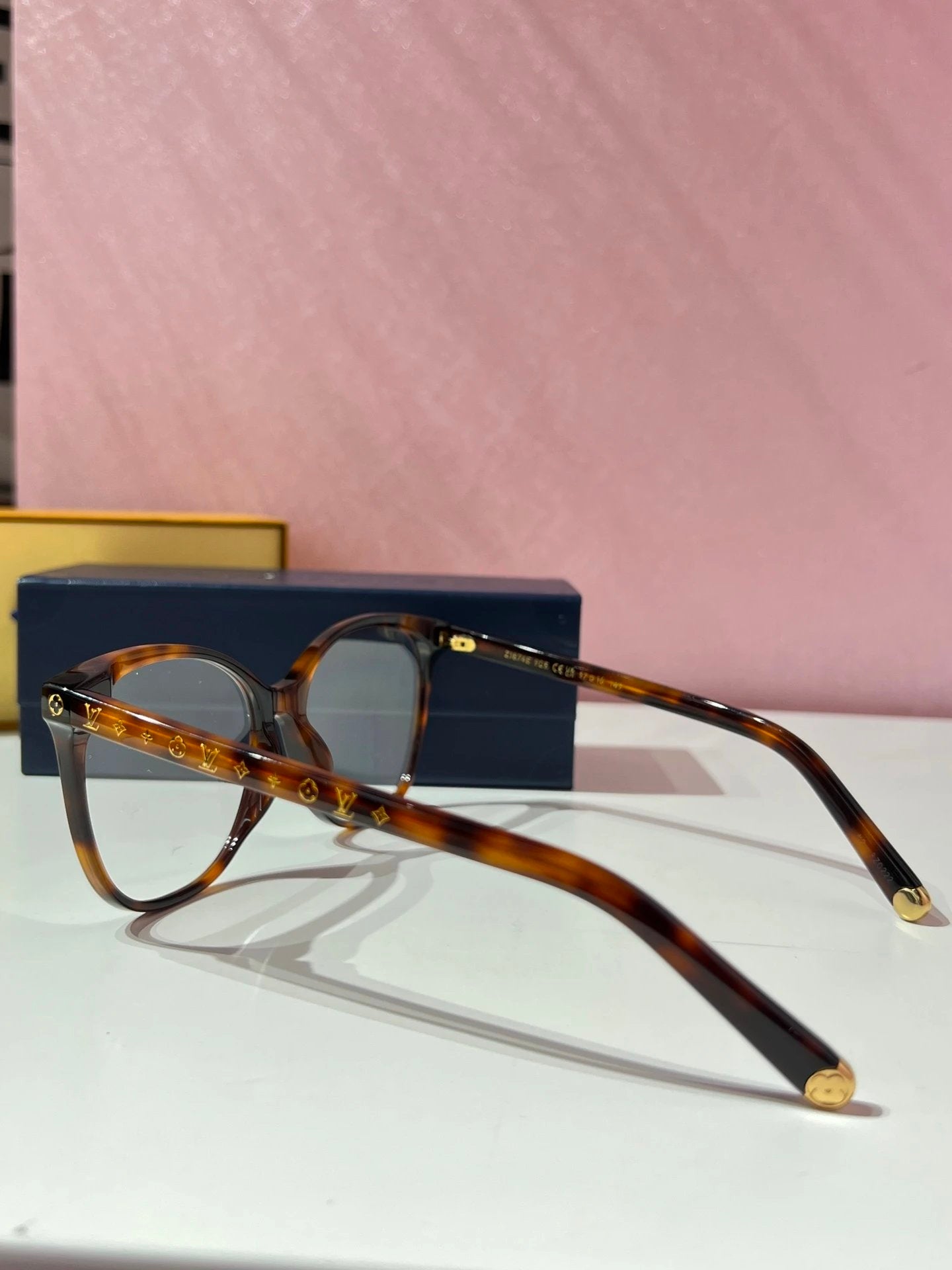 Louis Vuitton Monogram Light Cat Eye TKXian