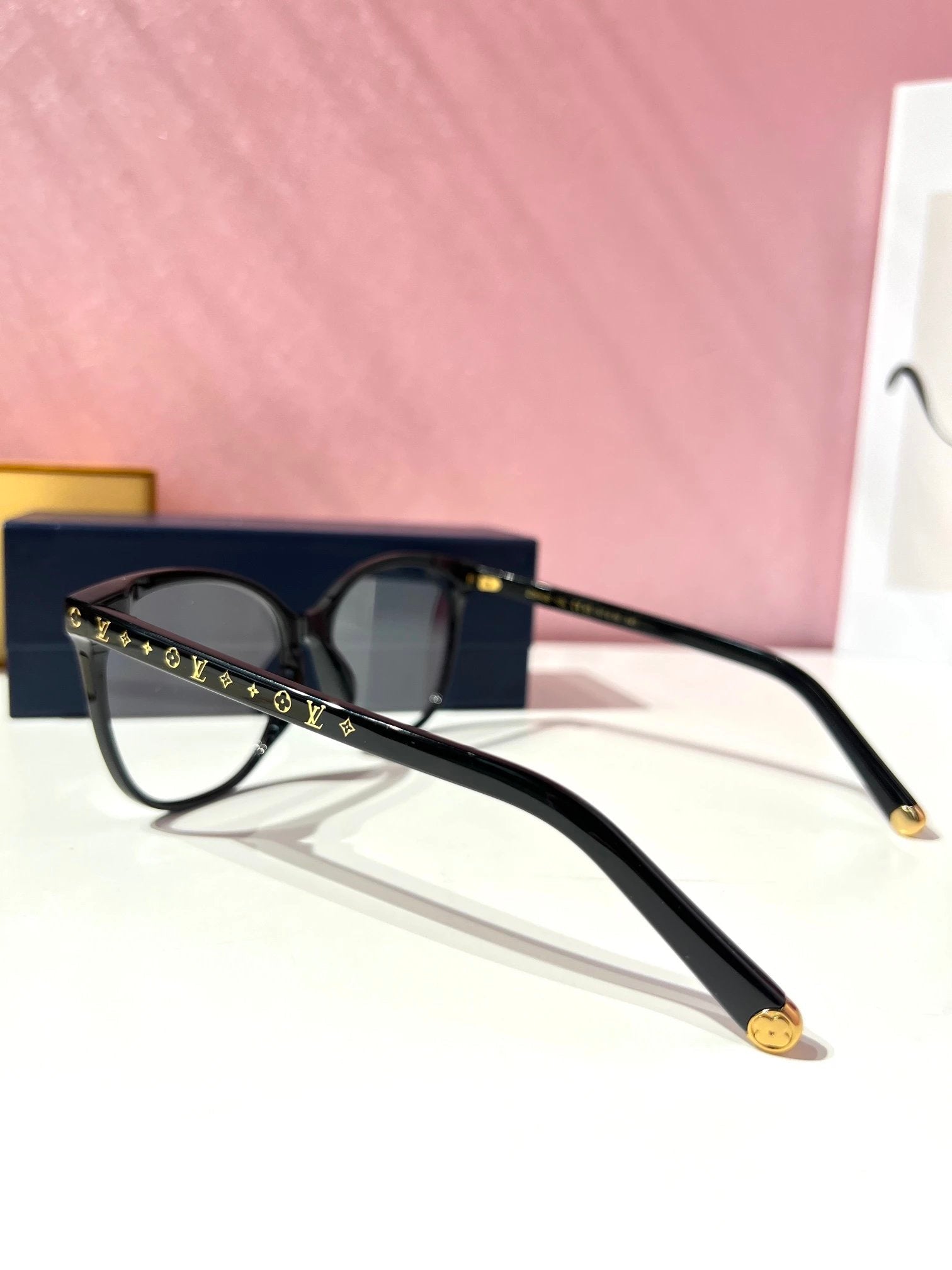 Louis Vuitton Monogram Light Cat Eye TKXian