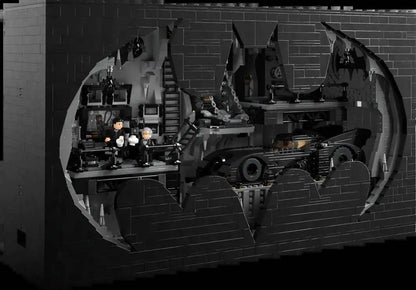 LEGO DC Batman Universum Bathöhle – Schaukasten - TKXian